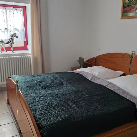Alte Pfarrey Apartment *